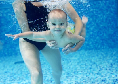 Rapallo: “corso di acquaticità” per genitori e bimbi
