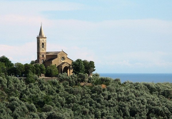 Le più belle chiese per dire ‘sì' (parte 2) - Antichissime, nascoste, arroccate o a strapiombo sul mare