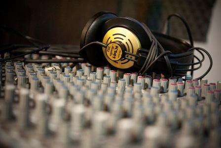 INAUGURATO A RAPALLO IL NUOVO CENTRO MUSICALE “MUSICART”, CHE SARÀ SCUOLA E STUDIO DI REGISTRAZIONE, GESTITO DAL CHITARRISTA PIER GONELLA
