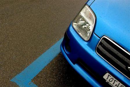 Diritto in pillole - IL DISABILE DEVE PAGARE IL TICKET SE PARCHEGGIA L'AUTO NELLE STRISCE BLU?