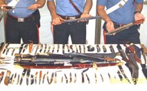 LA DETENZIONE DI COLTELLO A SCATTO E’ PUNIBILE CON L‘ARRESTO