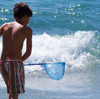 I tormentoni, le fisse dei turisti, le meduse e la cattiveria dei bambini