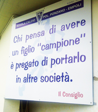 MIO FIGLIO E' UN FENOMENO: come l'ansia ‘da prestazione' di genitori troppo orgogliosi o 
frustrati possono generare mostri, dentro e fuori dal campo