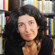 Un omicidio, un falegname ombroso, un eroe per caso: è “Acqua nera”, il romanzo d'esordio di Sarah Ceriani ambientato a Camogli