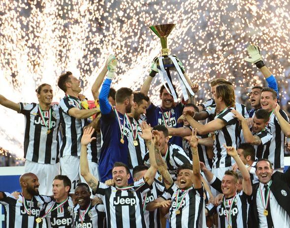 22 Maggio: lo Juventus Club Doc Chiavari  organizza una cena sociale per festeggiare degnamente lo Scudetto!