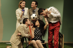 RISCOPRIRE IL TEATRO - Fino al 1 Dicembre "Un piccolo gioco senza conseguenze", commedia garbata, leggera e attuale, adatta a grandi e piccini.