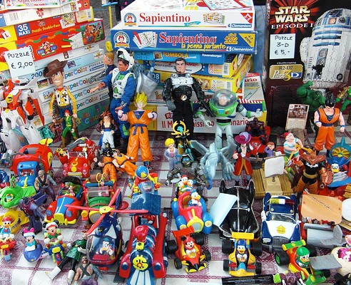 16 Luglio, Lavagna: "Mercatino dei Bimbi" con bancarelle dei piccoli per compravendita giocattoli usati