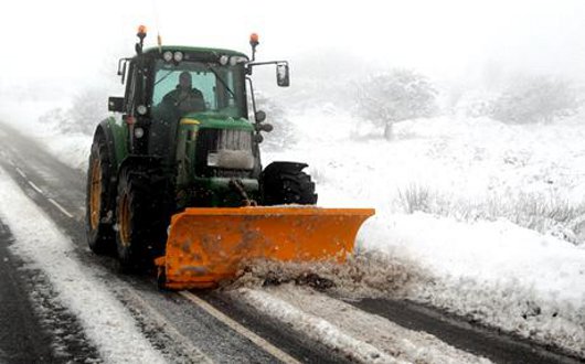 AL TOMARLO 60 CENTIMETRI E NEVICA ANCORA NELLE VALLI STURA, TREBBIA E AVETO, CON SGOMBERI IN CORSO. RISCHIO CADUTA DI ALBERI