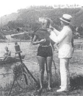 Rubò un sommergibile,visse in un castello e lo trasformò in uno dei primi alberghi per giovani, inventò la tuta da palombaro, l'ostello galleggiante e tecnologie per l'energia pulita: Angelo Belloni, visse a Cavi di Lavagna una delle figure più incredibili del ‘900