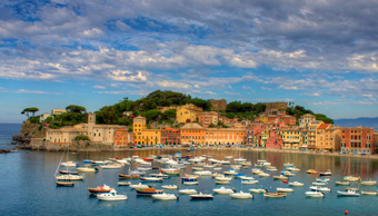 Perché si chiama così? Sestri Levante e le sue baie che devono il nome a Enzo Tortora e al poeta Descalzo