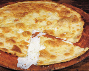 Un'eccellenza del Levante imitata in tutto il mondo. La Focaccia di Recco ha ottenuto il Marchio IGP: ora può definirsi così solo quella prodotta nei comuni del Golfo Paradiso