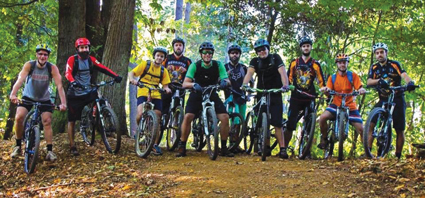 I guardiani dei boschi in bici -  A caccia di pericoli per l'ambiente, gli animali e l'uomo: sono i volontari del Gruppo Mountain Bike del Radio Club Levante