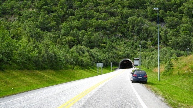 Raccolta firme per ribadire il sì al Tunnel costa - entroterra
