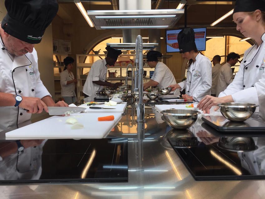 Ripartono a Genova i corsi della miglior scuola per chef, pasticcieri e pizzaioli