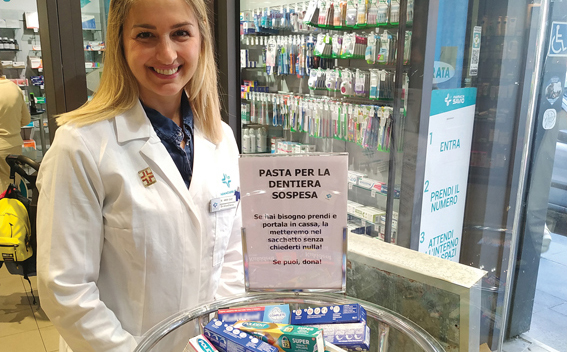 Recco generosa come Napoli: farmacia avvia “la pasta per dentiera sospesa”
