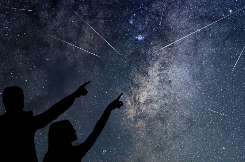 Novembre noioso? Ecco le stelle cadenti (il 17) e la superluna (il 27)